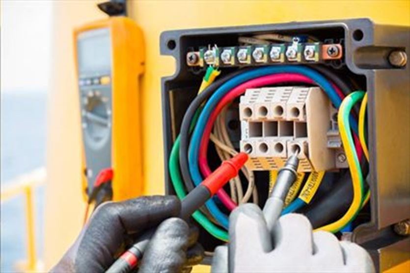 Montaż i serwis przemysłowych instalacji elektrycznych, Waldemar Suszalski PHU, Radomsko